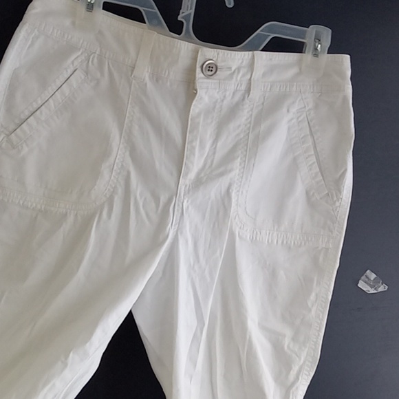 EUC Croft and Barrow natural fit white capri pants size 10 - Picture 3 of 6